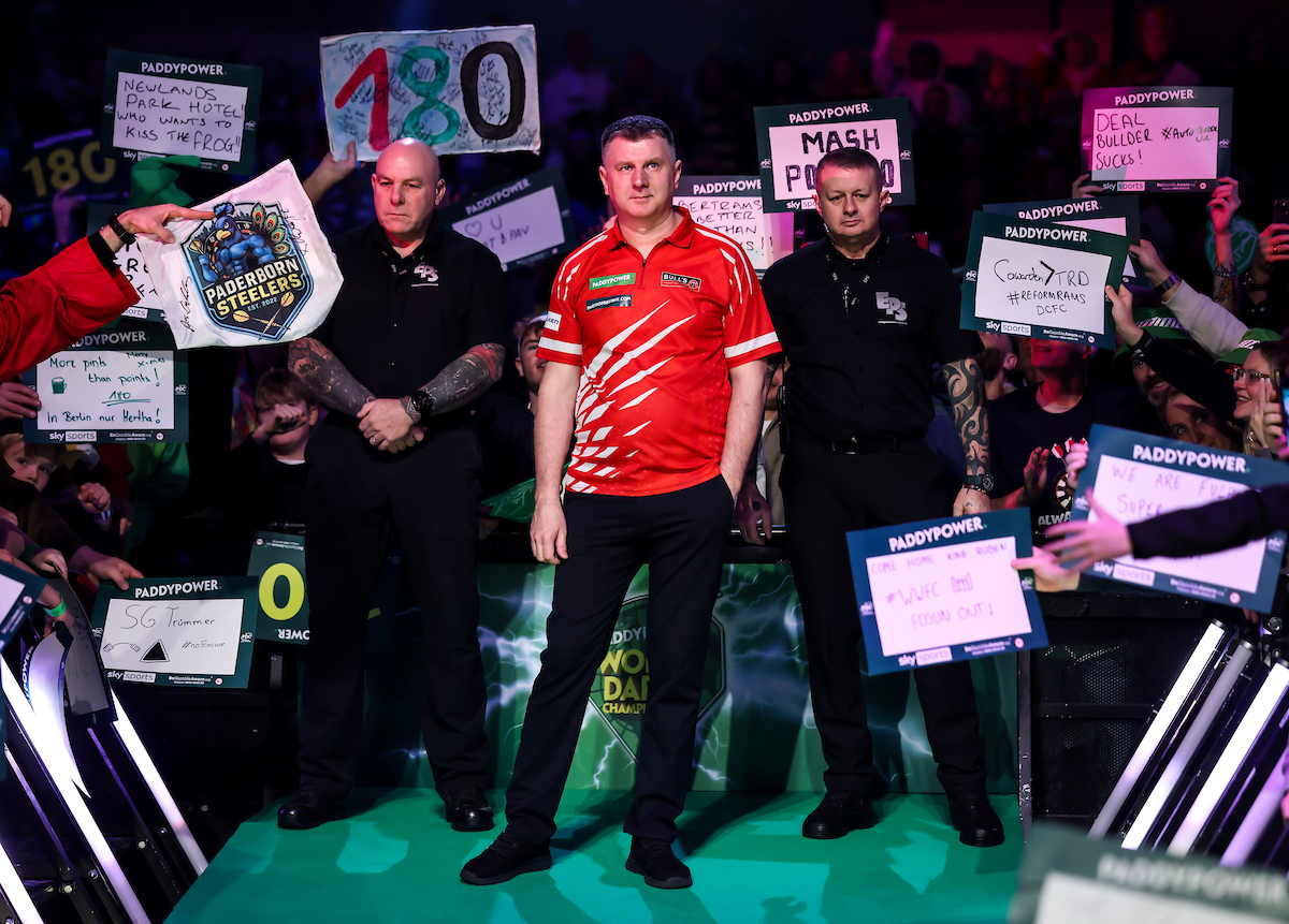 Polak przełamie "tradycję" III rundy? Krzysztof Ratajski z szansą na 1/8 finału MŚ w darcie