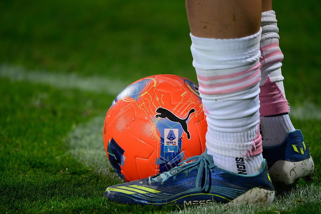 Włosi mają problem z piłką. Interweniował sam szef ligi