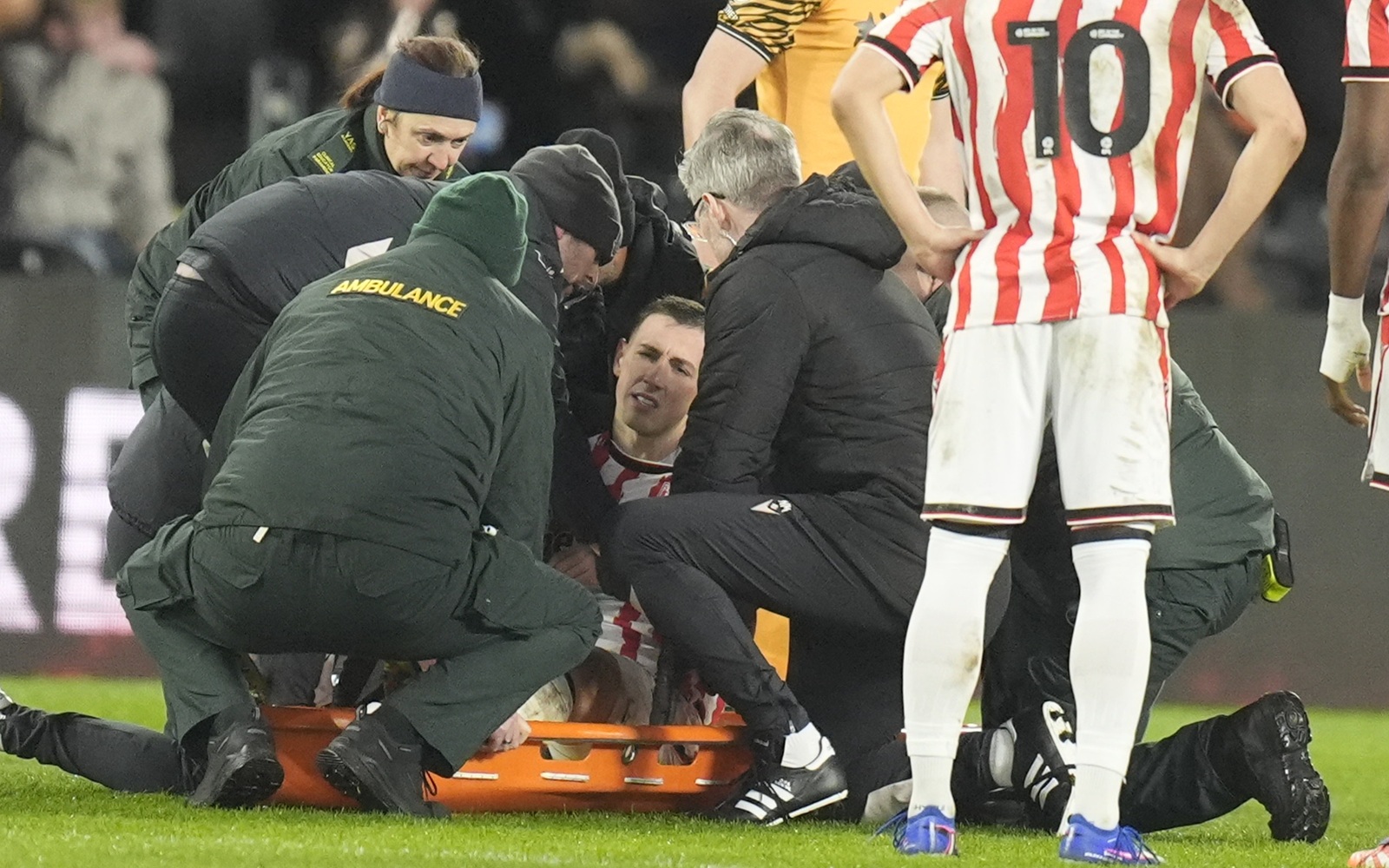 Straszna kontuzja. Piłkarz potrzebował tlenu
