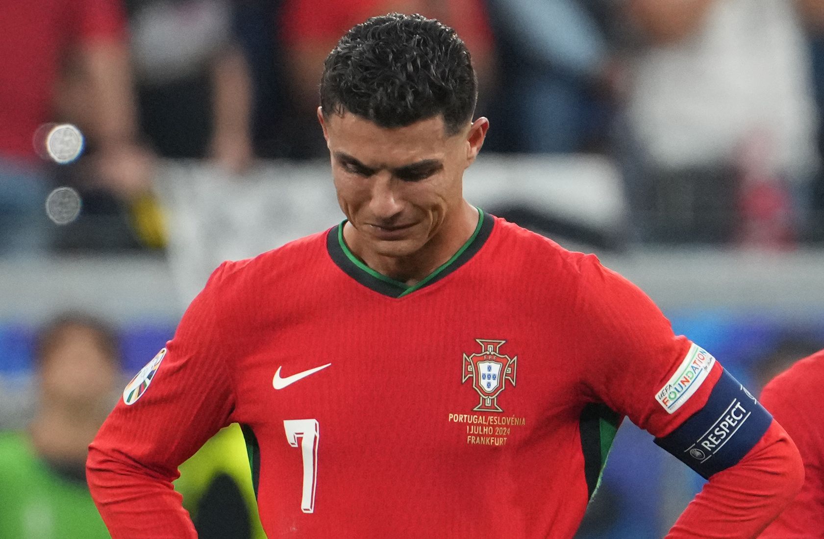Ronaldo dosłownie rozpłakał się w szatni. Wiadomo, kto do tego doprowadził