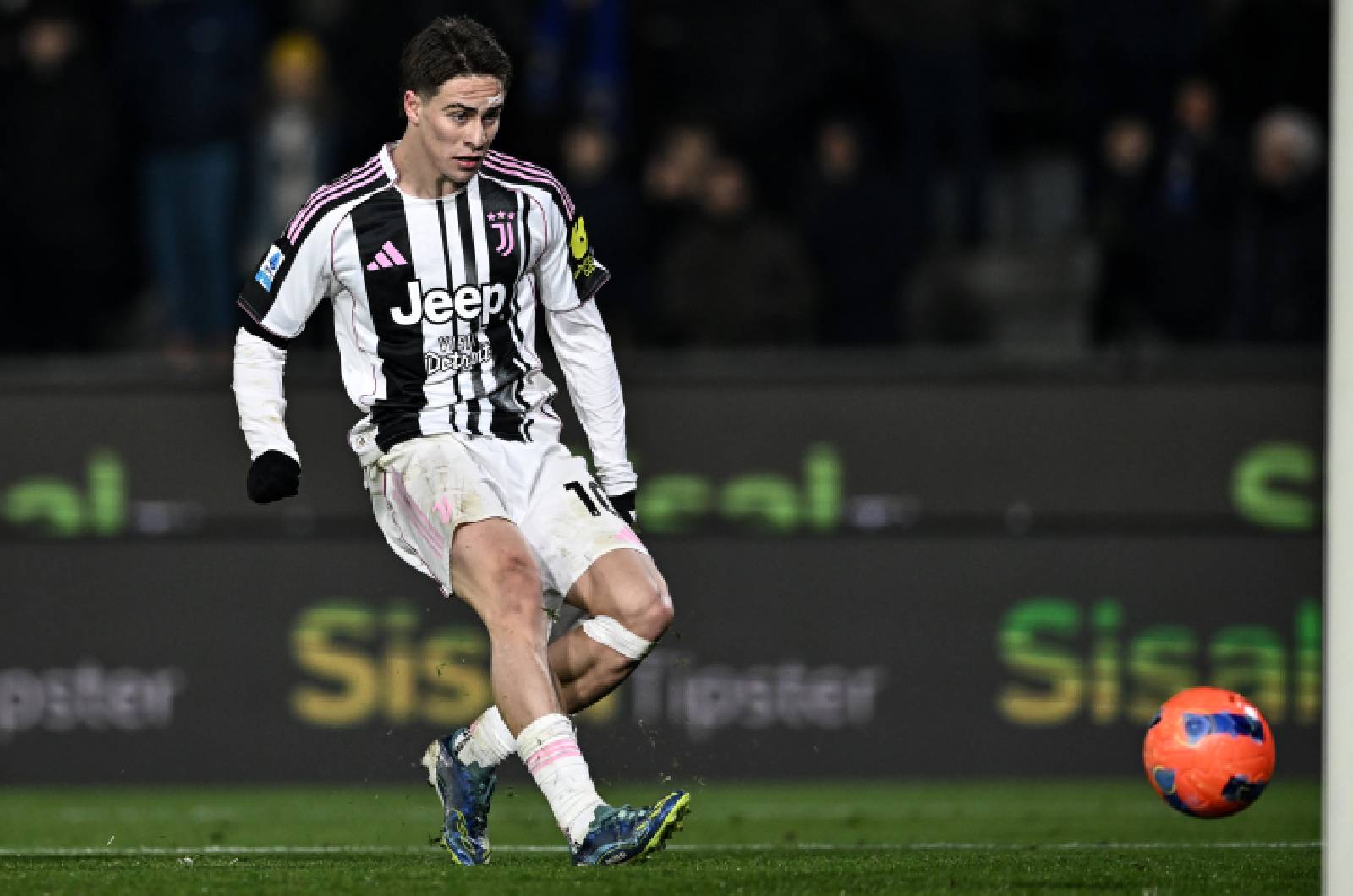 Włoski klub chce zatrzymać gwiazdę. Oferuje czterokrotną podwyżkę