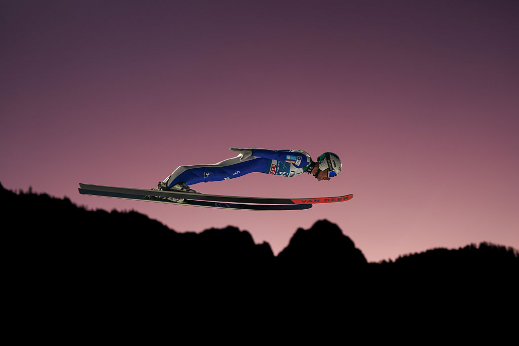 Protest na czerwoną kartkę dla gwiazdora skoków. Media: FIS podjął już decyzję