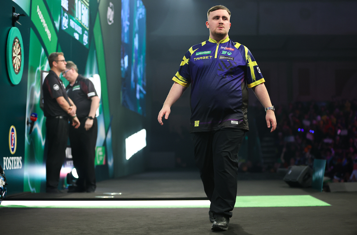 Maszyna. Luke Littler zdemolował swojego rodaka i jest w finale MŚ