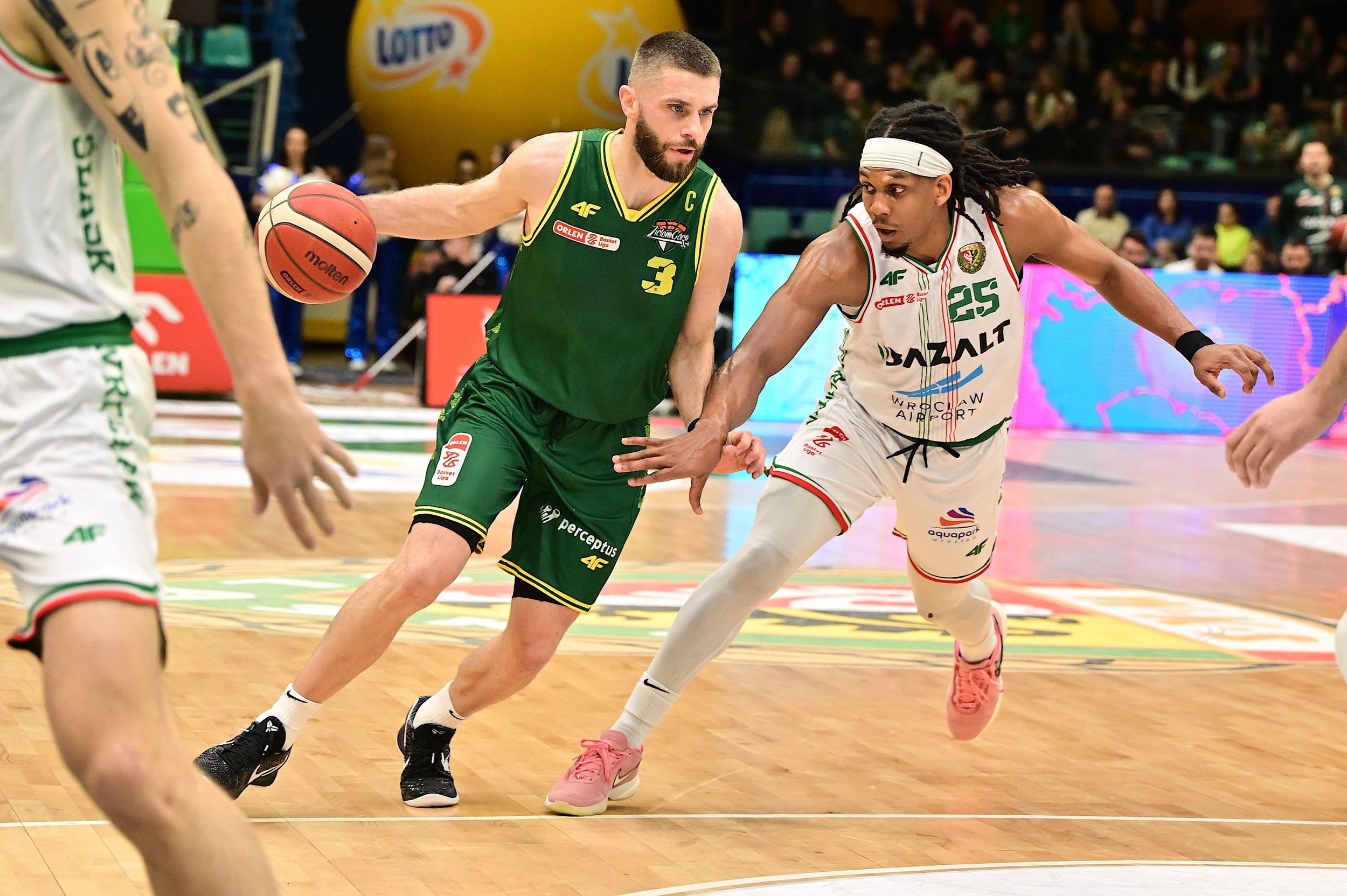 "Dmuchamy na zimne". Kiedy wróci Mazurczak?