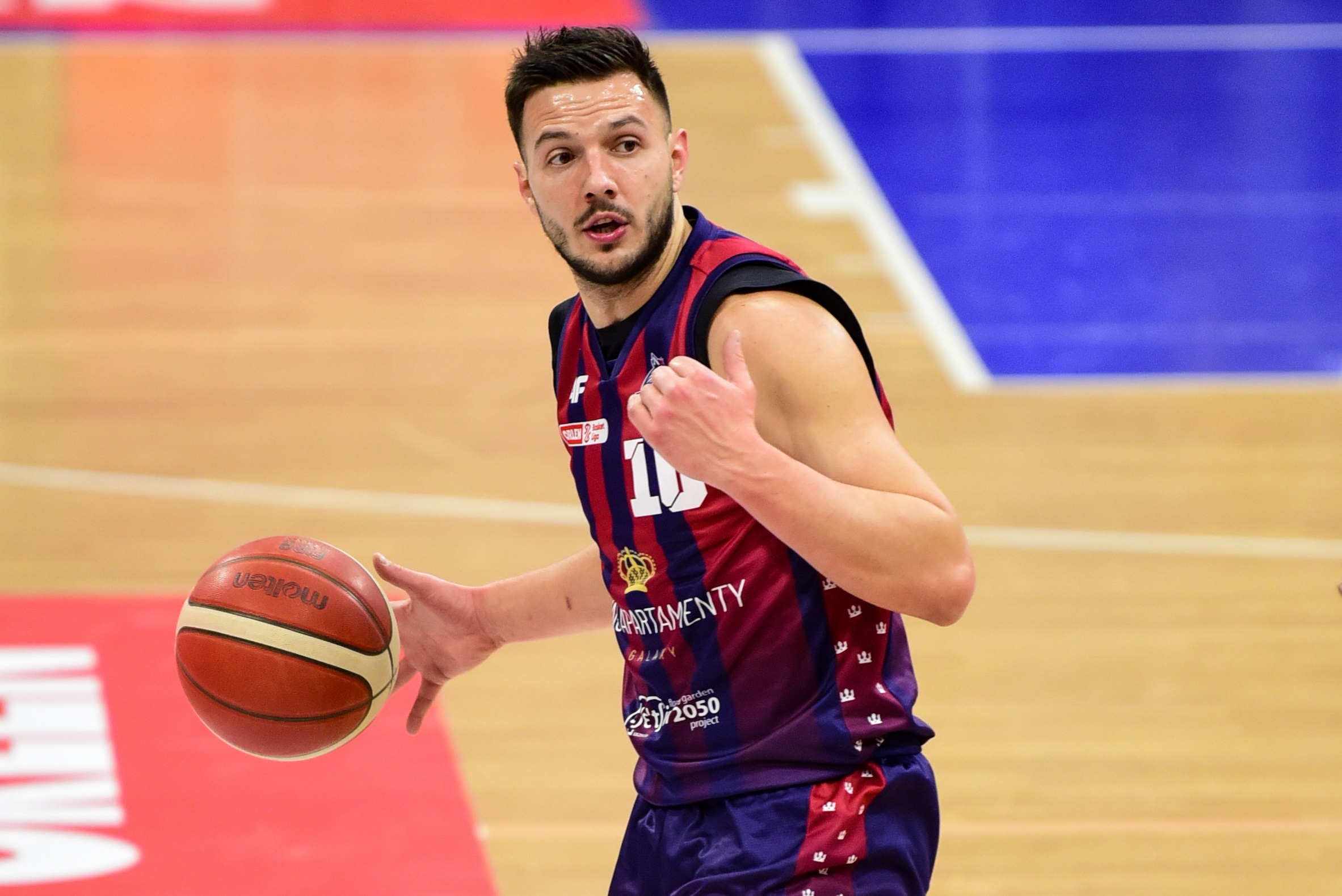 Dyrygent Novak. Beniaminek obdarty ze złudzeń