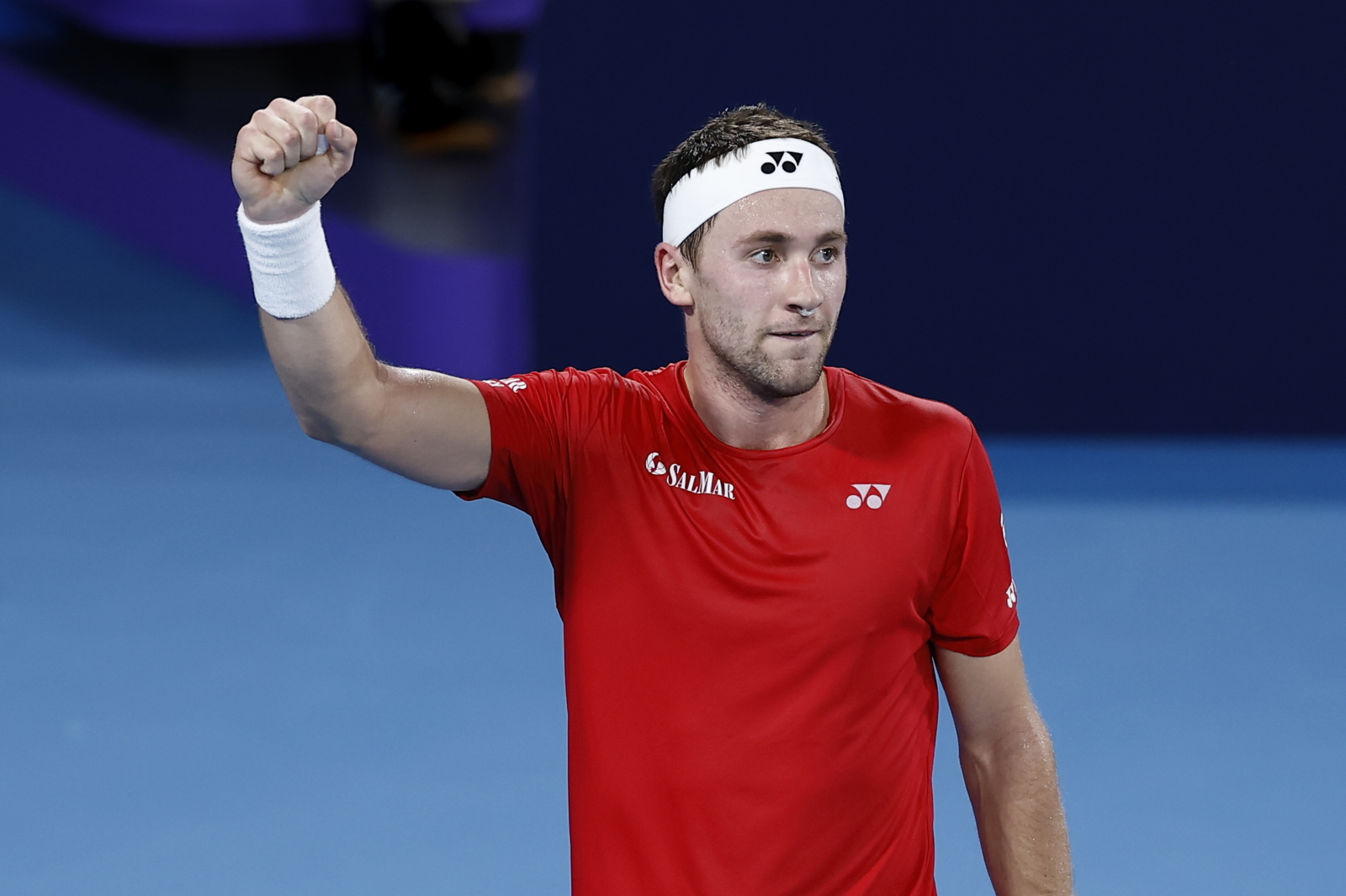 Wielki spektakl i obronione meczbole obrońcy tytułu. Rewelacyjny 19-latek w ćwierćfinale