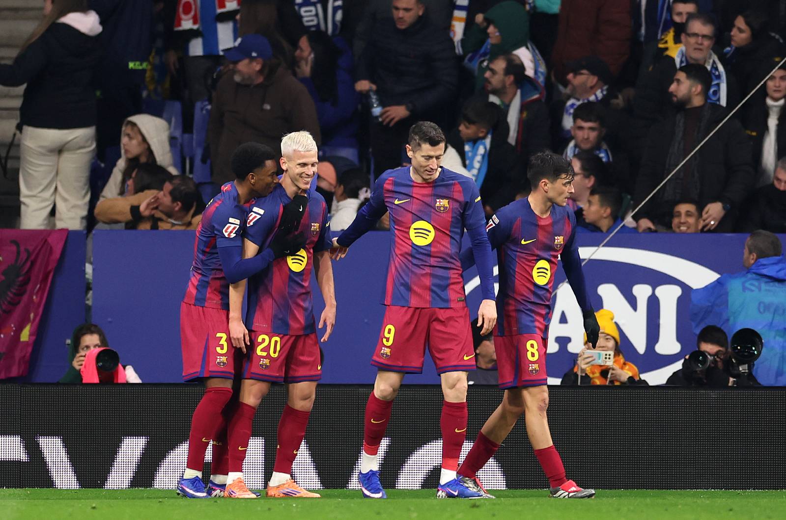 Barcelona wyszarpała wygraną. Zobacz tabelę