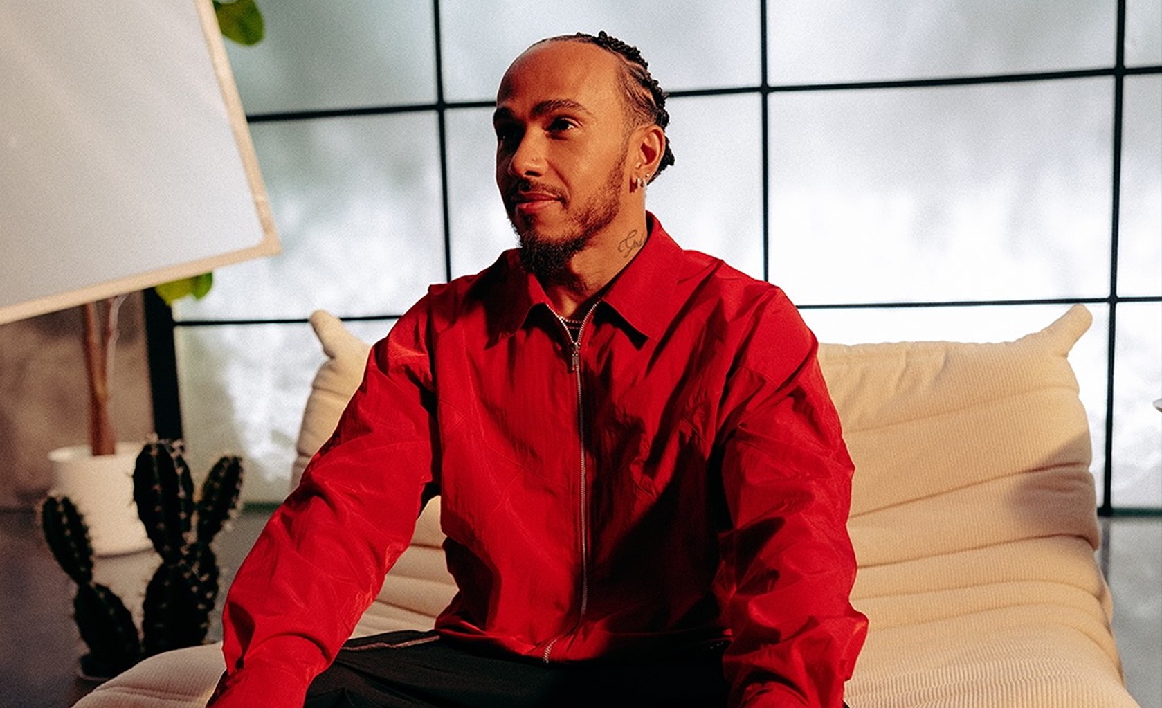 Hamilton przerwał ciszę. "Czas na zmiany jest teraz"