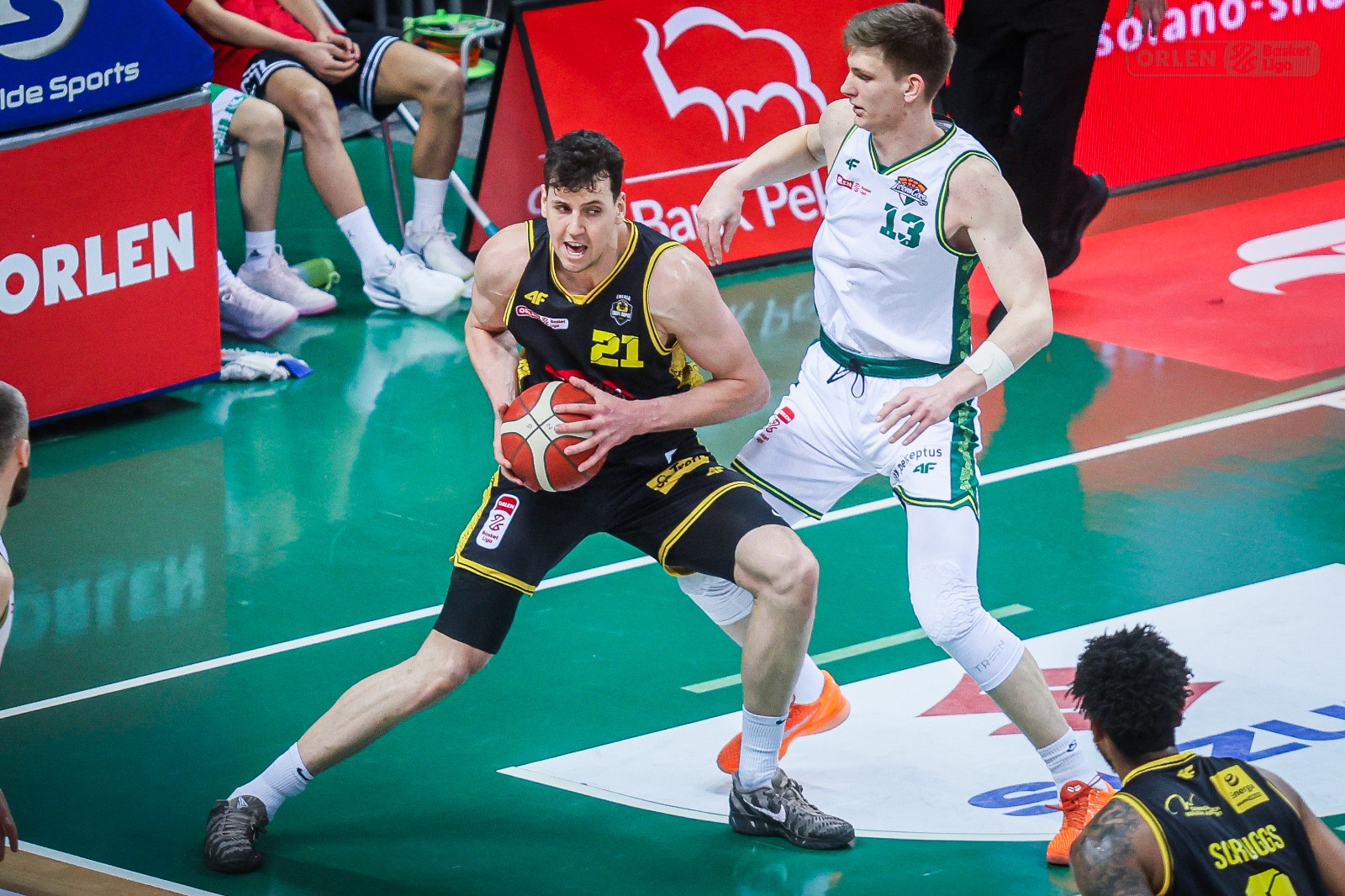 Szóstką obcokrajowców na osłabiony Energa Trefl. Tak to się skończyło