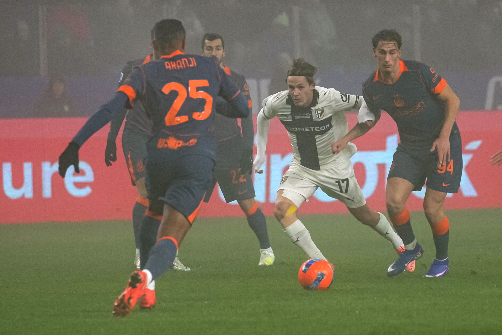 Seria Interu Mediolan zaczyna robić wrażenie. Piotr Zieliński w innej roli