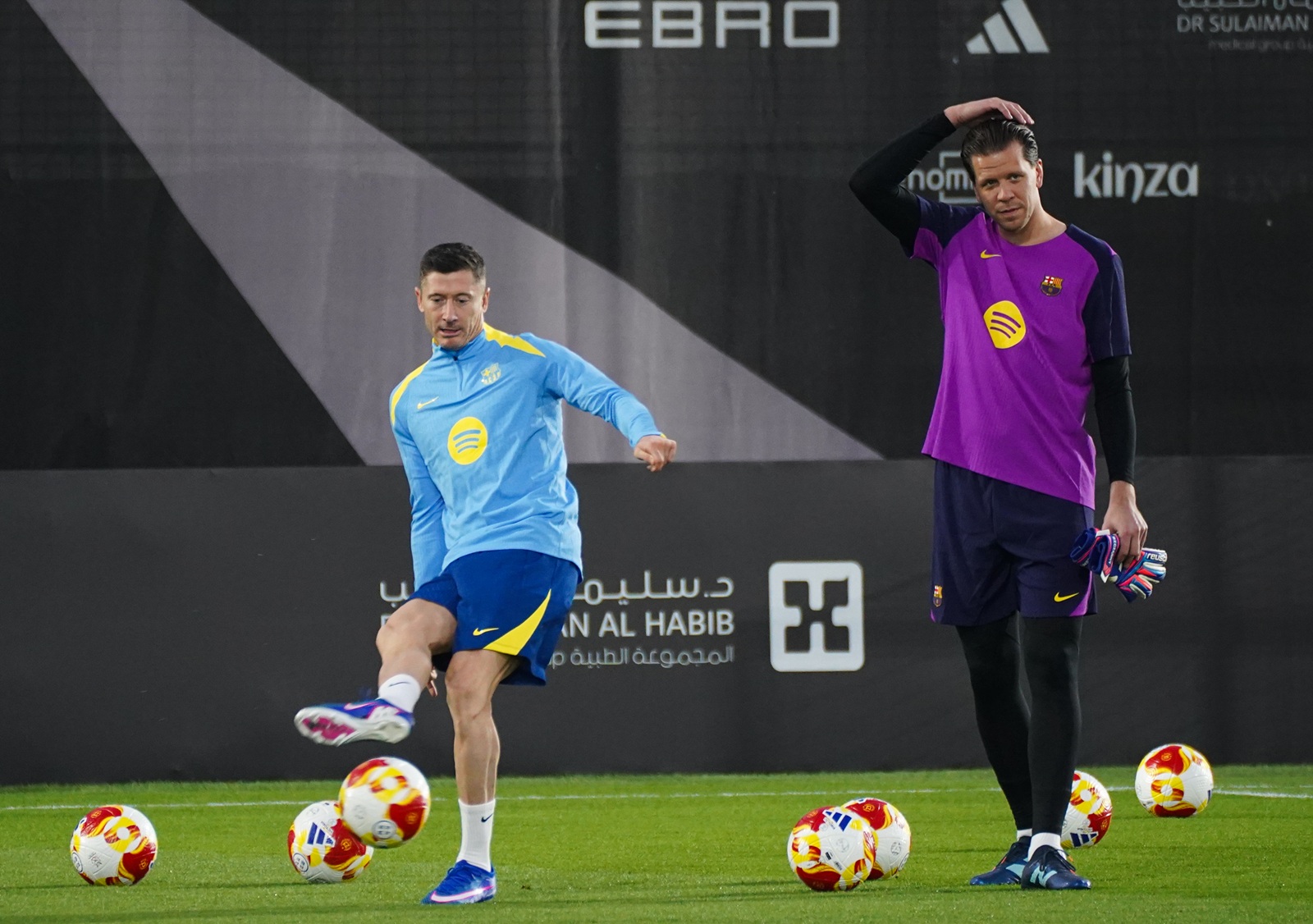 Zrobili to samo. Tak zareagowali Szczęsny i Lewandowski