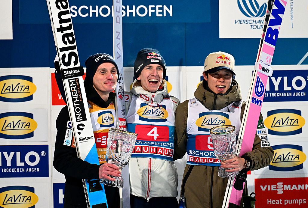 Większe genitalia receptą na sukces? Szalona teoria nie jest pozbawiona logiki