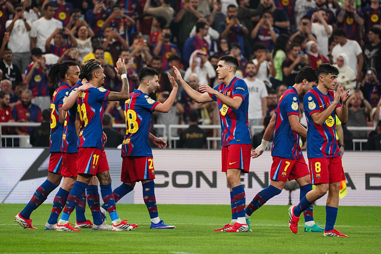 Kolejny piłkarz na radarze Barcelony. Obrońca grał niedawno z kadrą Polski