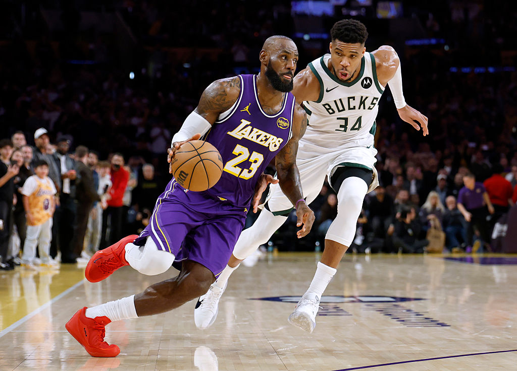 Antetokounmpo show! Dwa razy zatrzymał LeBrona Jamesa