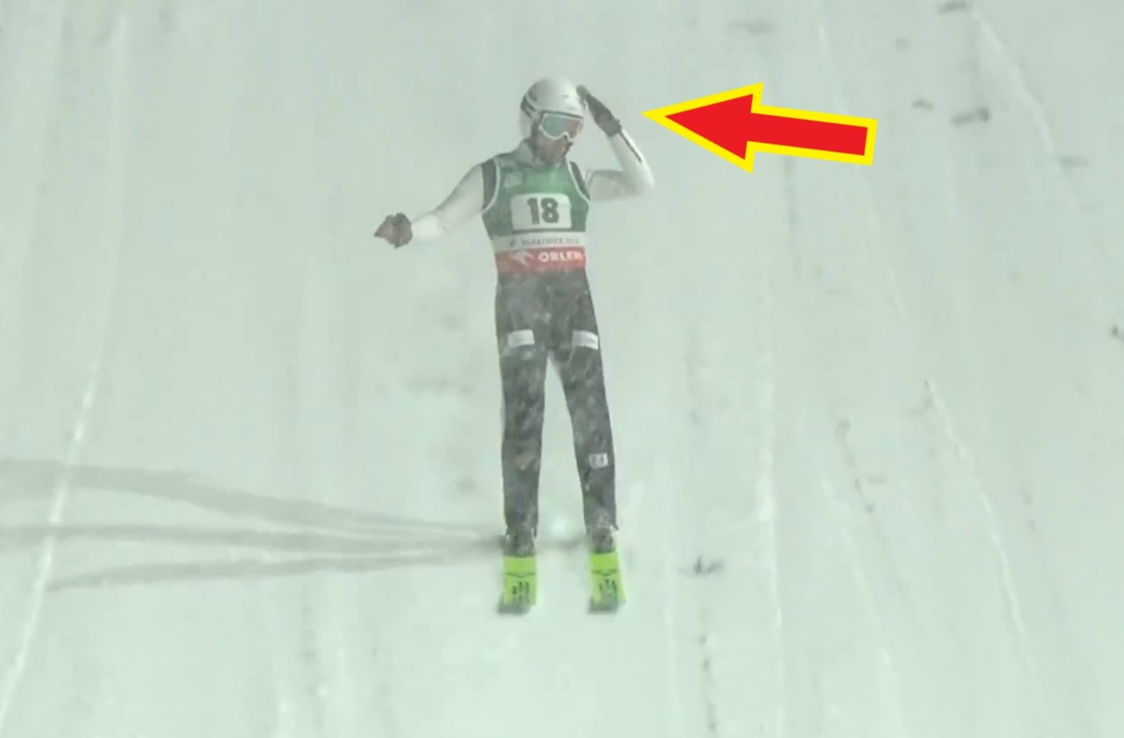 O tym geście jest głośno. Skoczek wściekł się na sędziów