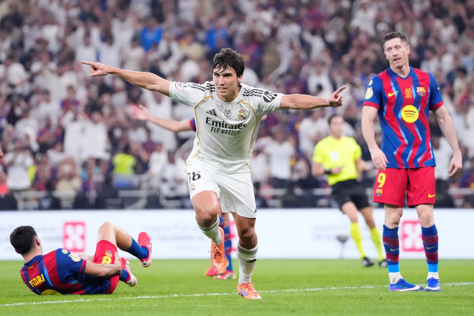 Kontrowersje w El Clasico. "Nie powinien pozwolić"