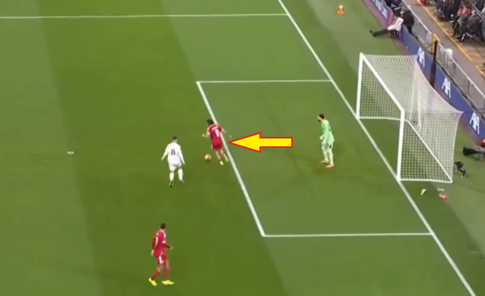 Trudno uwierzyć, iż to się wydarzyło. Szokujący błąd gwiazdy Liverpoolu