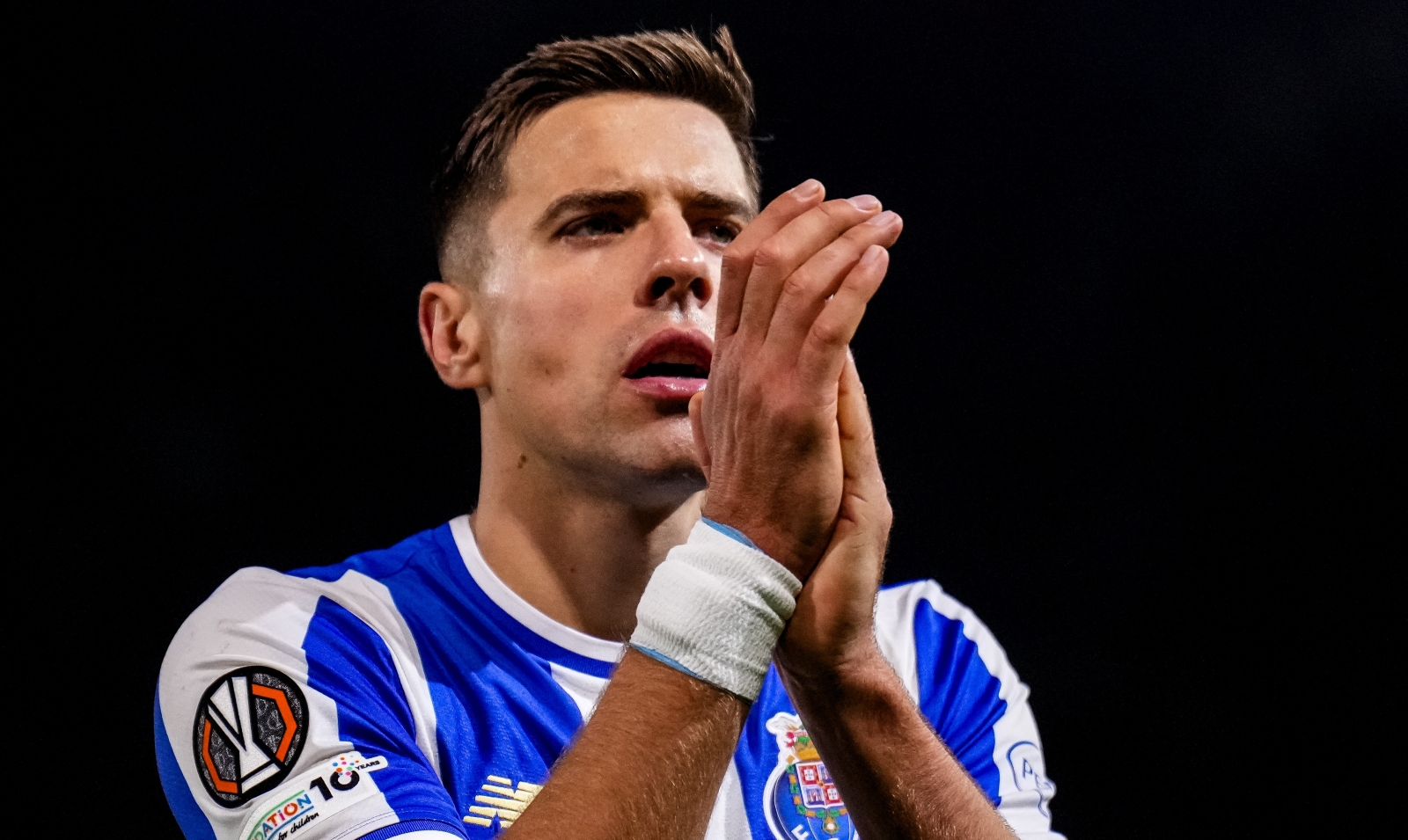 Bednarek musiał zejść. Są nowe wieści ws. Polaka