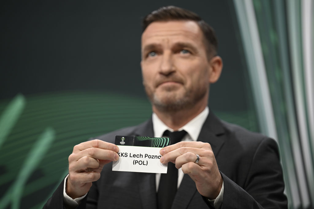 W piątek losowanie Ligi Konferencji. Polskie kluby poznają rywali