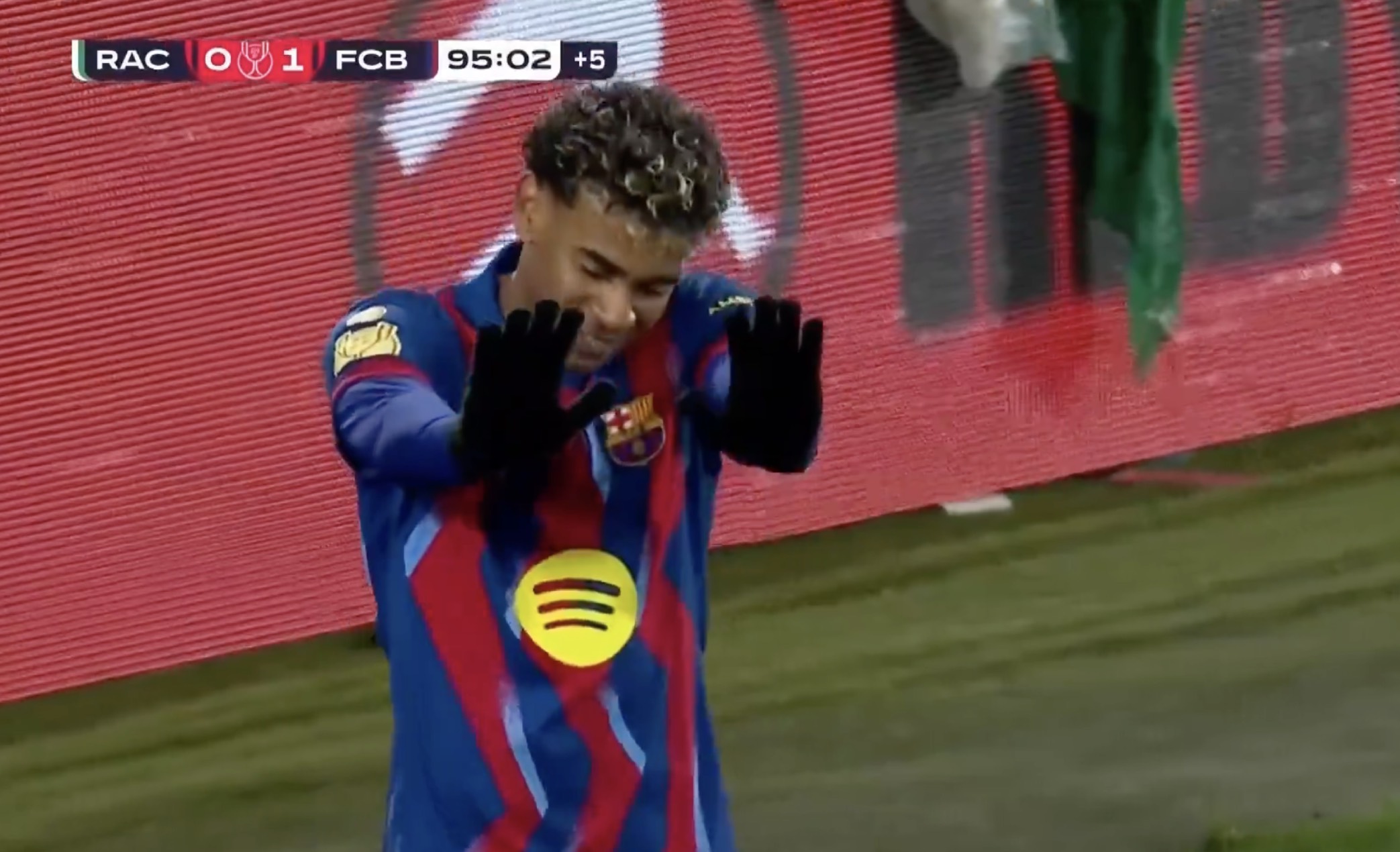 Strzelił gola i zaczął przepraszać Lewandowskiego. Sceny w meczu Barcelony