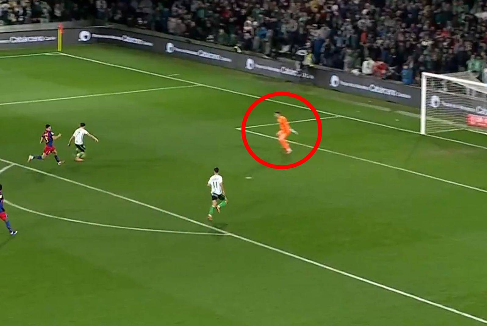 Była 94. minuta. W Barcelonie żyją tym, co zrobił rywal Szczęsnego