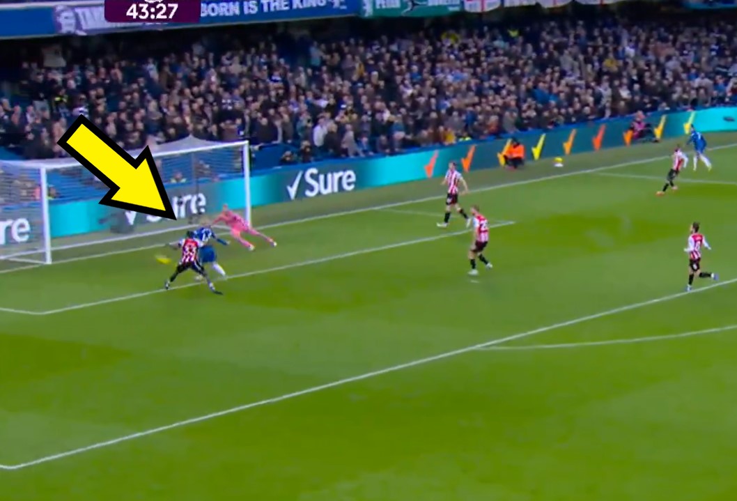 Niewiarygodne pudło. Jak on tego nie trafił? [WIDEO]