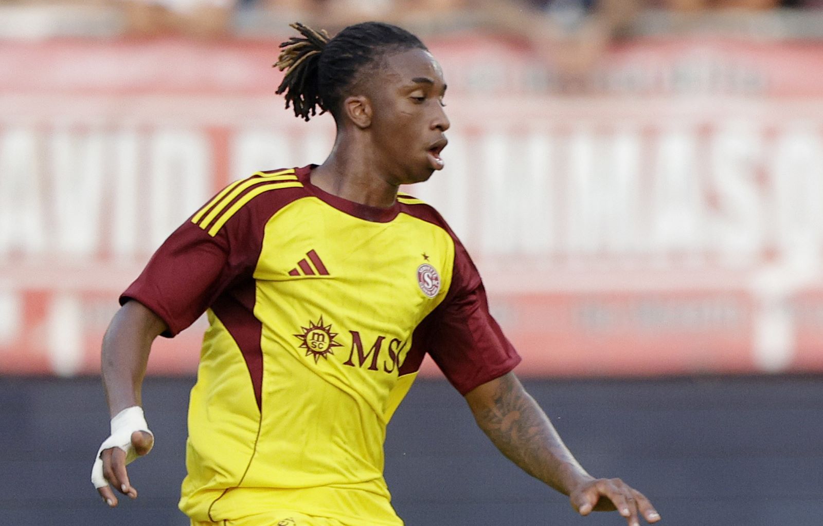 Ma być następcą Pietuszewskiego w Jagiellonii. Na jaw wyszły szokujące fakty