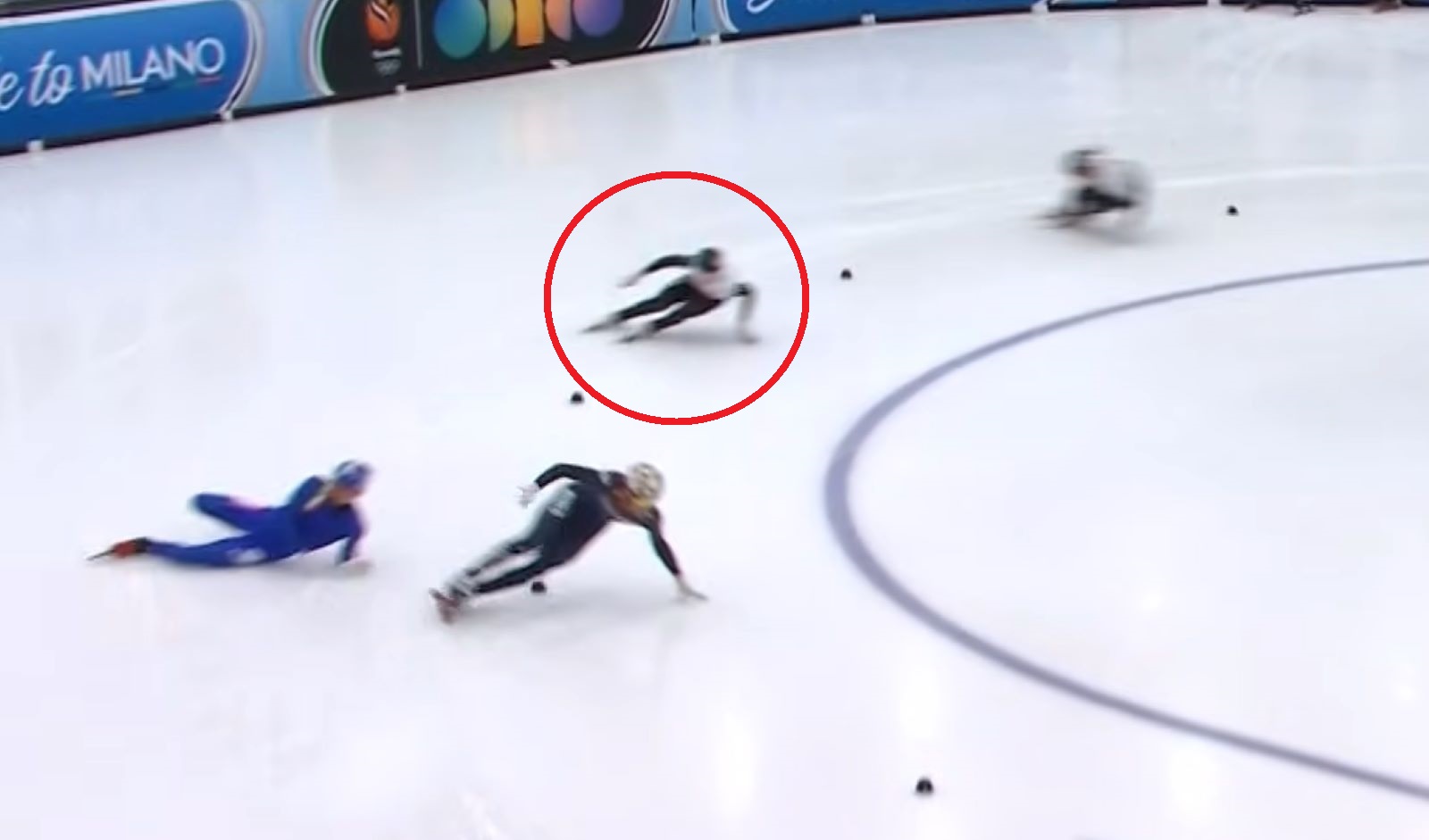 Dramatyczny finał ME. Upadek na ostatnim zakręcie dał srebro Polakom