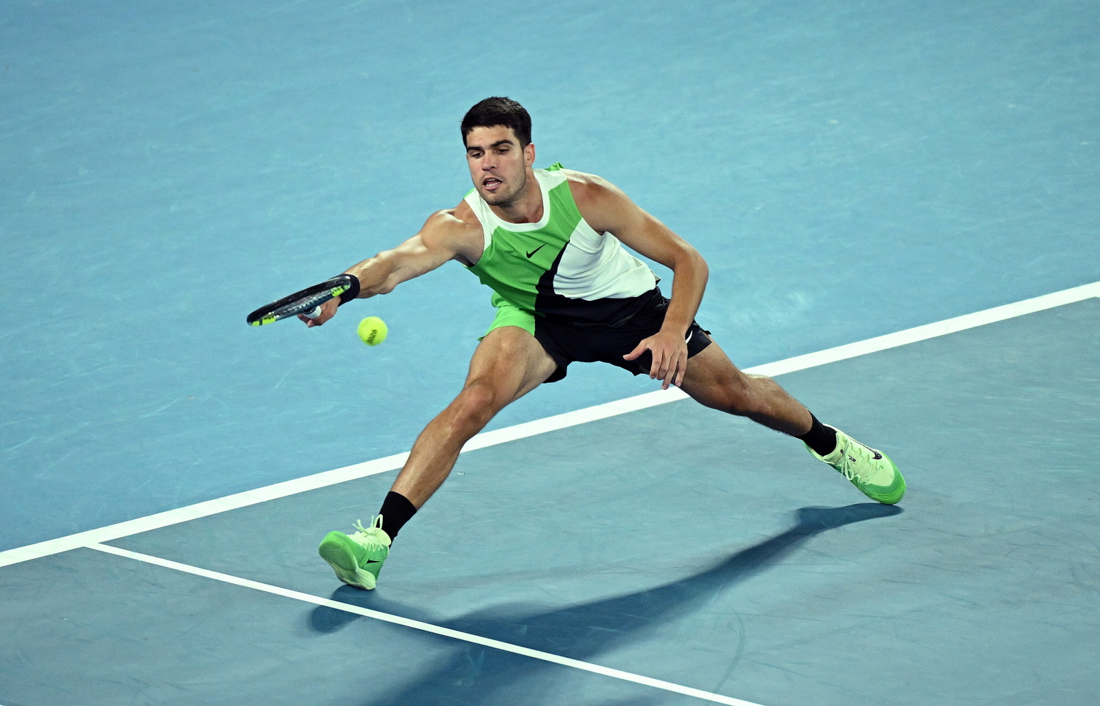 Lider rankingu wkroczył do gry. Został sprawdzony tylko w jednym secie