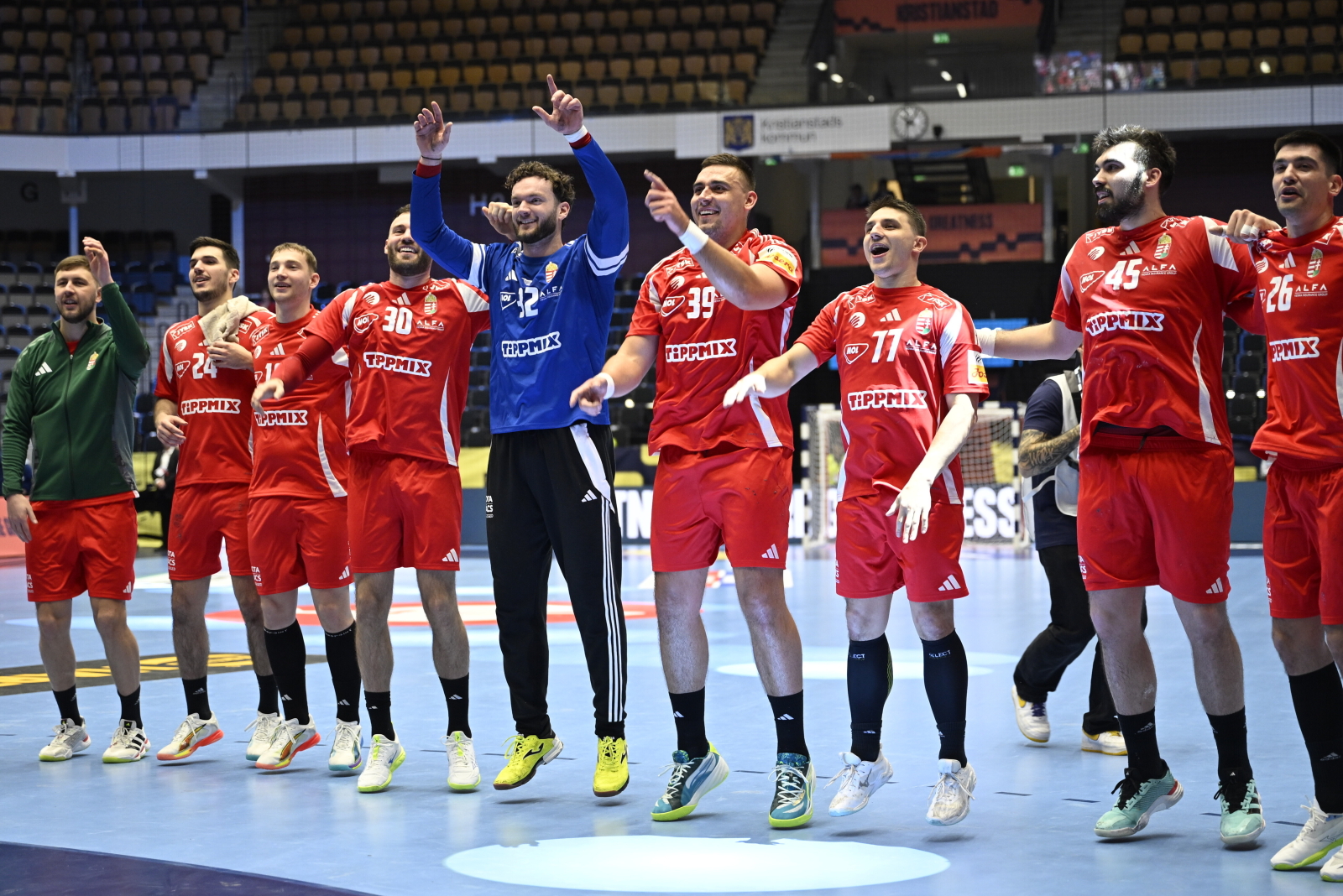 Do przerwy pachniało zaskoczeniem w grupie Polski