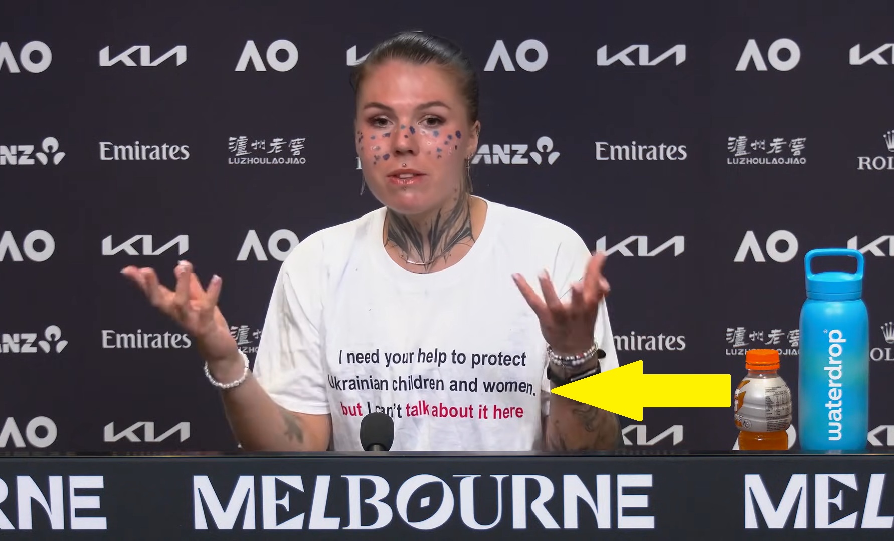 Patrzyli na twarz Ukrainki, ale ważniejszy był napis na koszulce. "Szokujący ruch"