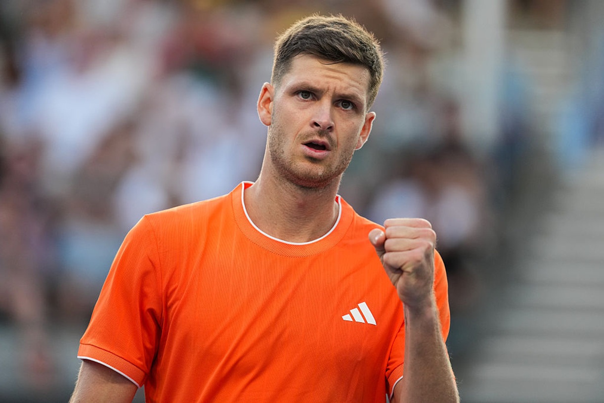 Trening, przelot i nocleg. Wiadomo, co na WOŚP przekazał Hurkacz