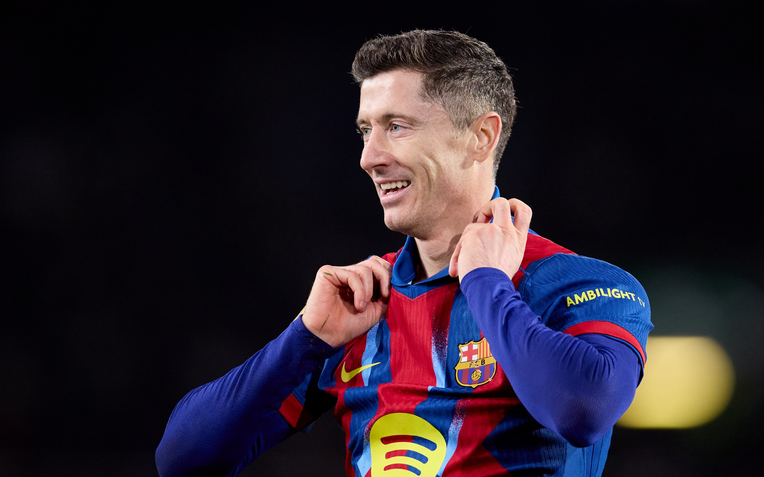 Wielki rekord zagrożony. Lewandowski już tylko dwa kroki od Messiego