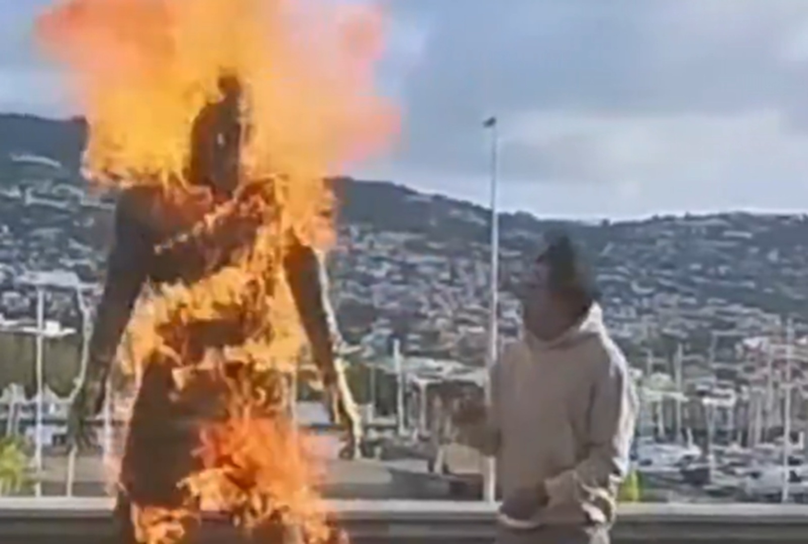 Zbezcześcił pomnik Ronaldo. Policja schwytała podpalacza