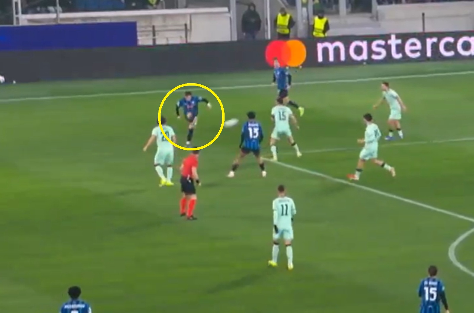 Chirurgiczna precyzja. Zalewski pokazał klasę w Lidze Mistrzów [WIDEO]