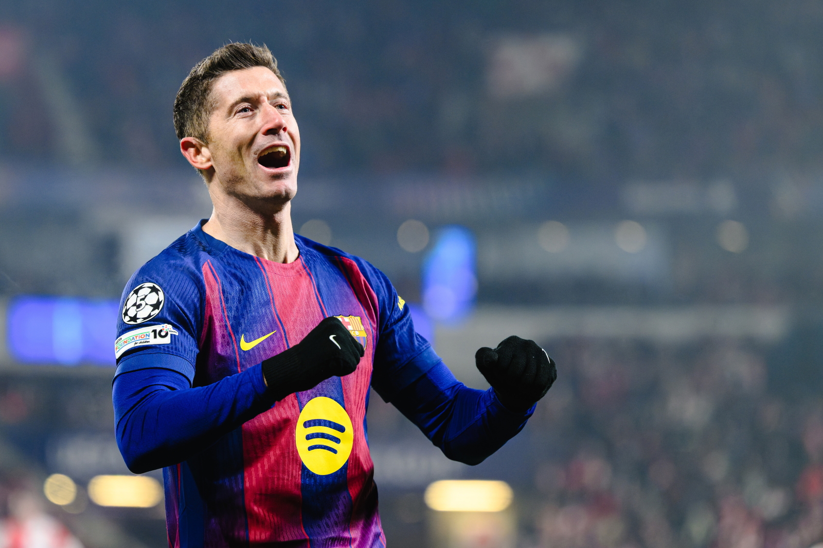 Musiało paść pytanie o "samobója". Rozbrajająca reakcja Lewandowskiego