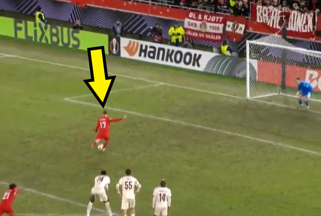 100. minuta i rzut karny na wagę remisu. Norweg wygrał próbę nerwów [WIDEO]