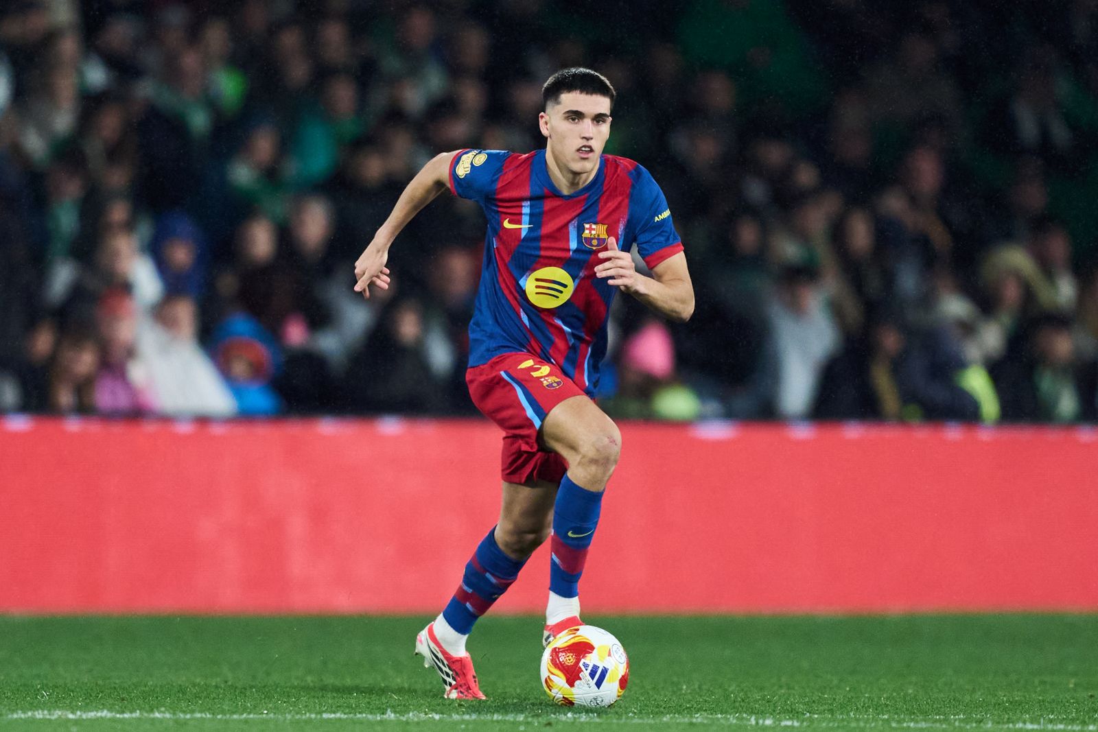 Piłkarz Barcelony skończył 19 lat. Tej sfery mocno chroni