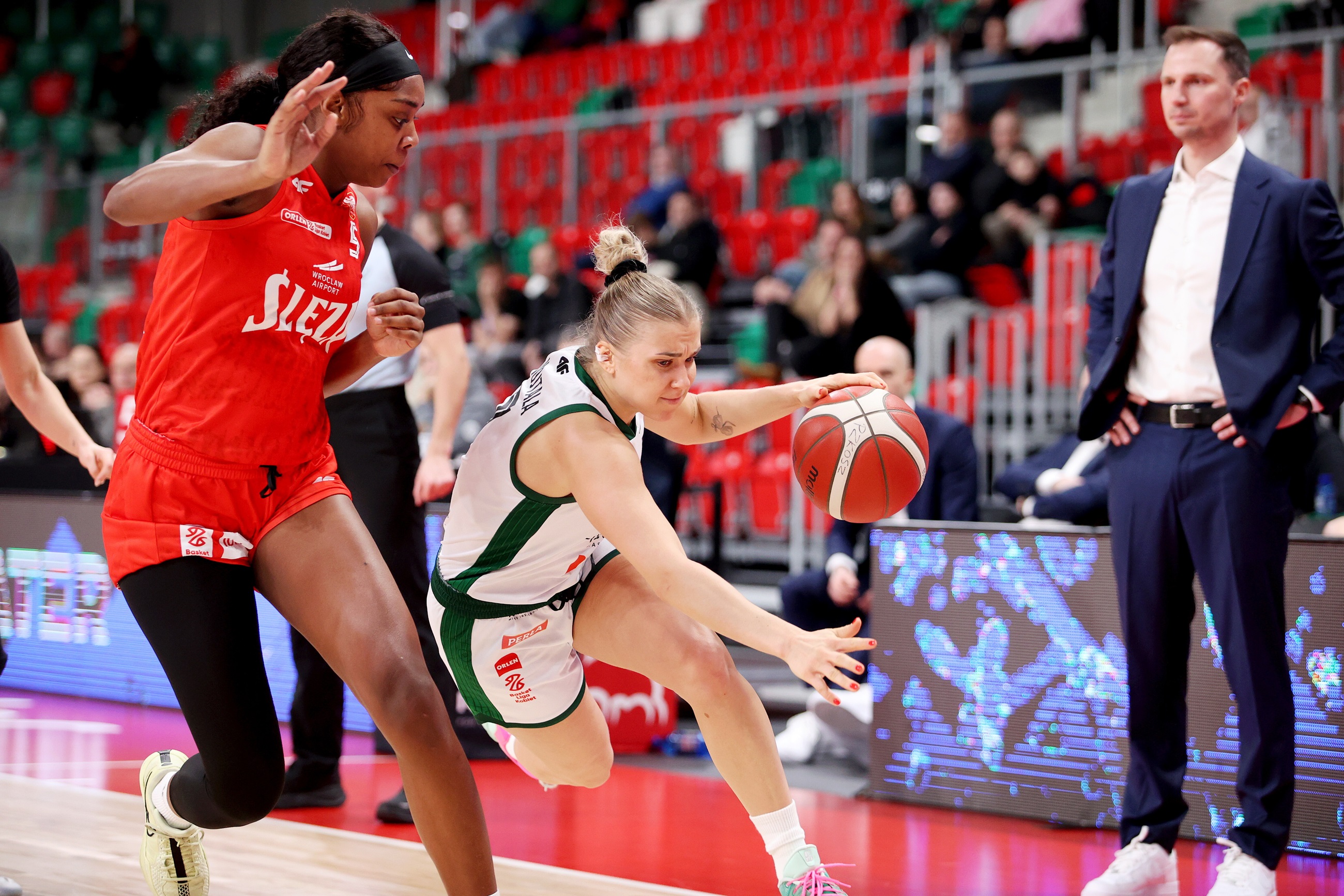 Parkiet atutem. Tak zaczęła się walka o finał mistrzostw Polski