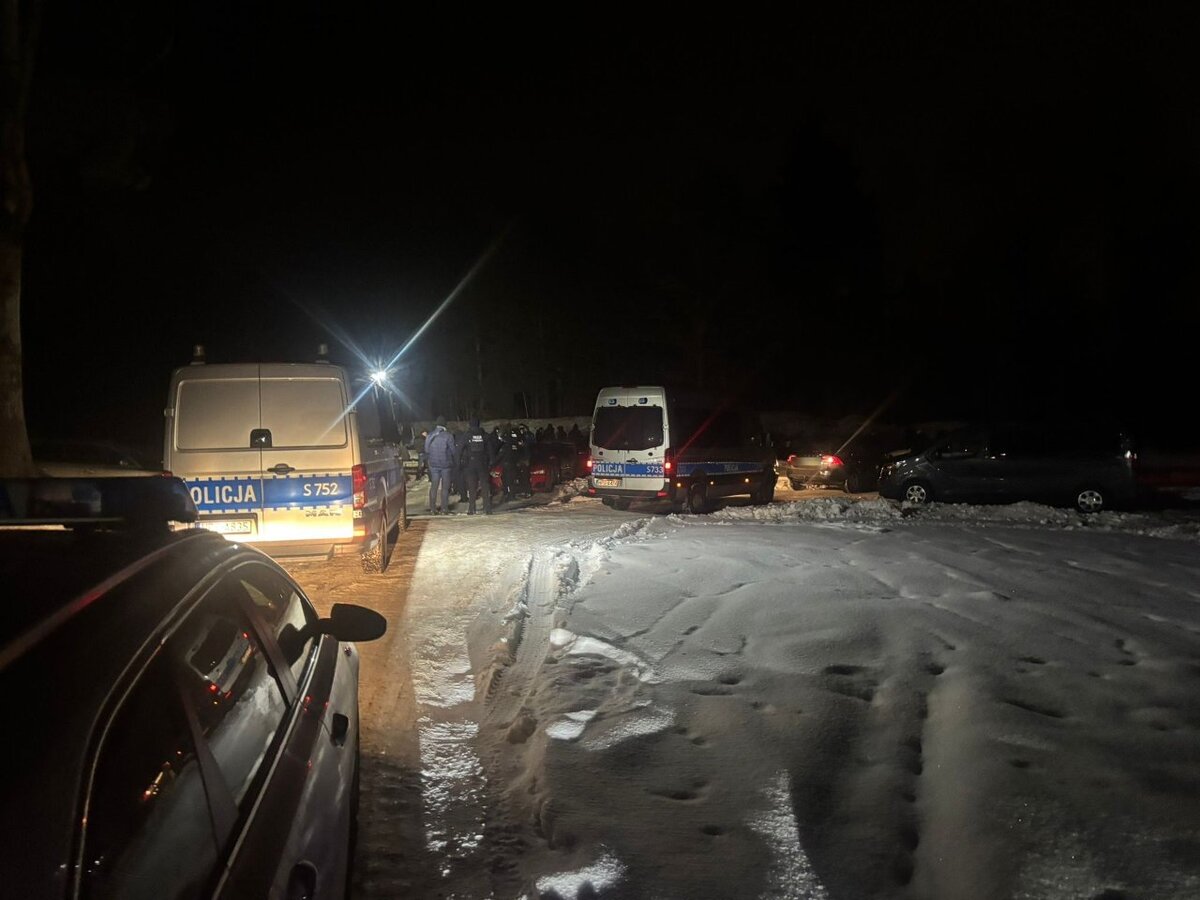 Akcja policji na leśnym parkingu. Udaremnili ustawkę