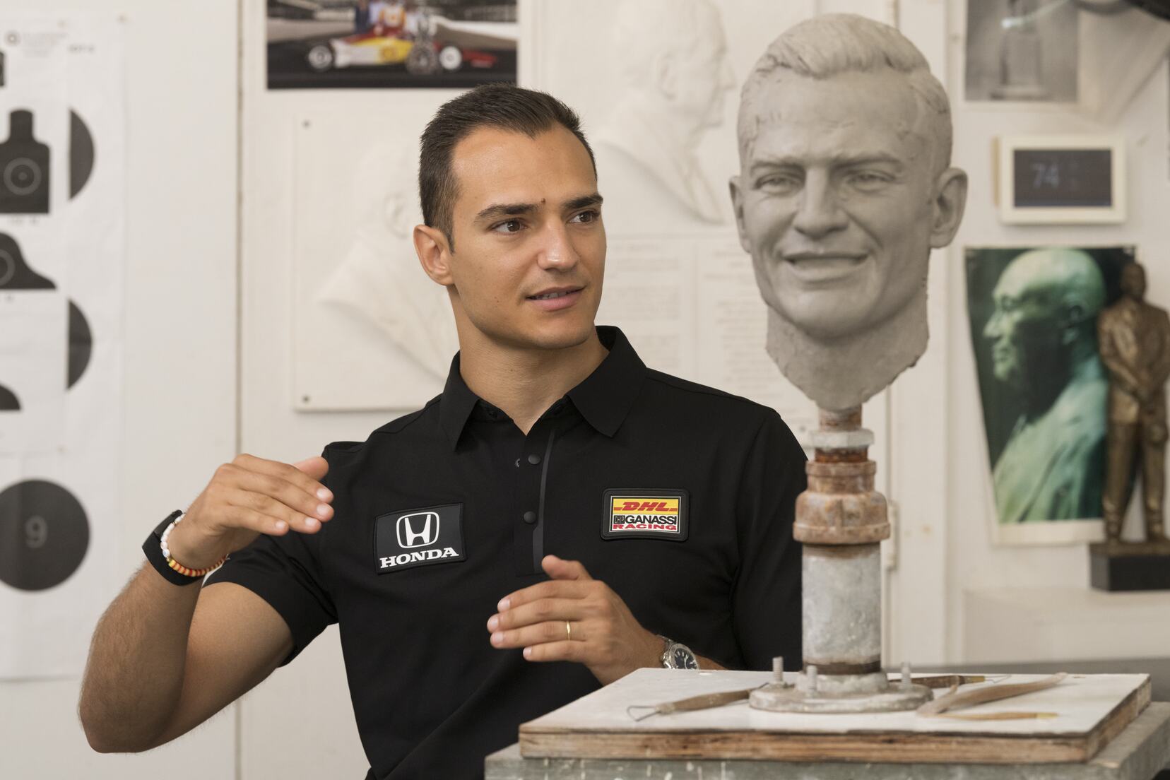 Musi zapłacić 12 mln dolarów byłej ekipie. To nie koniec jego problemów