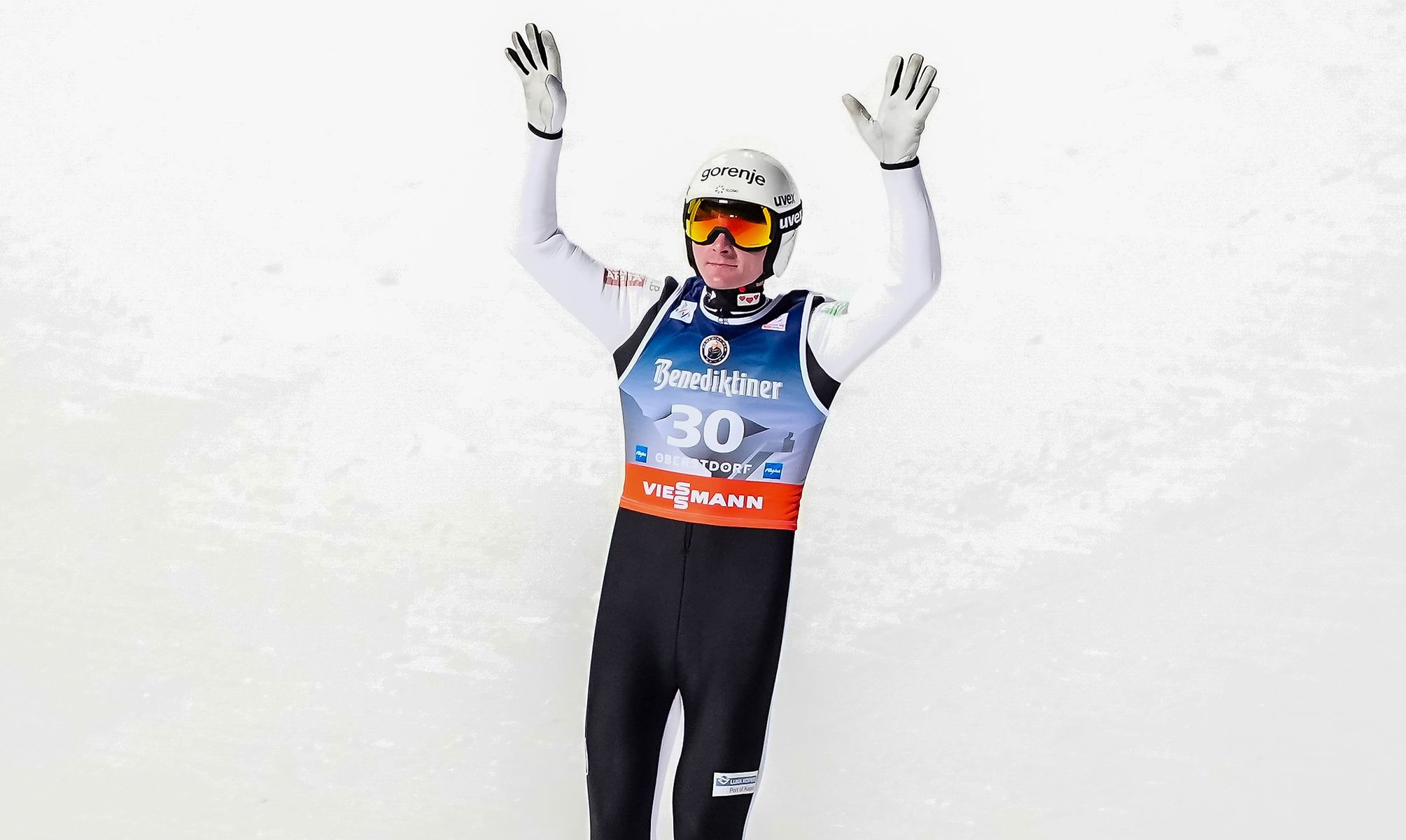 Fala komentarzy po skandalu w lotach. "Wystarczyło dać mu skoczyć"