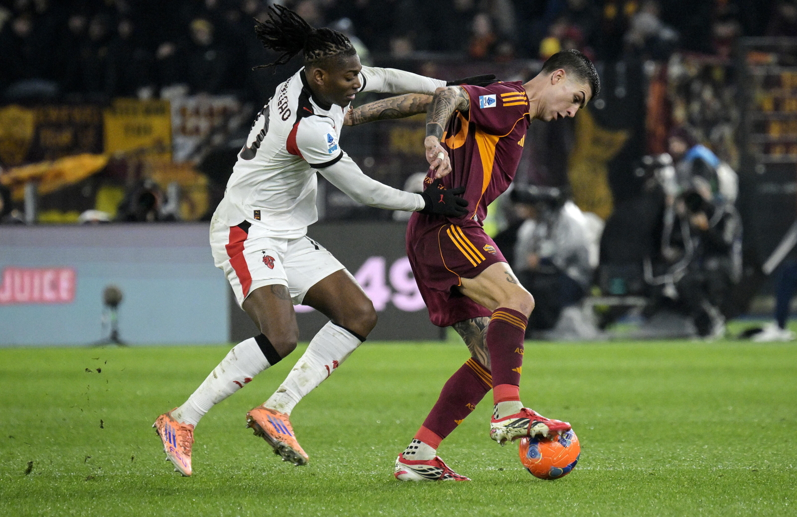 Milan - Cagliari: transmisja za darmo. TV i stream. Gdzie oglądać dzisiaj mecz?