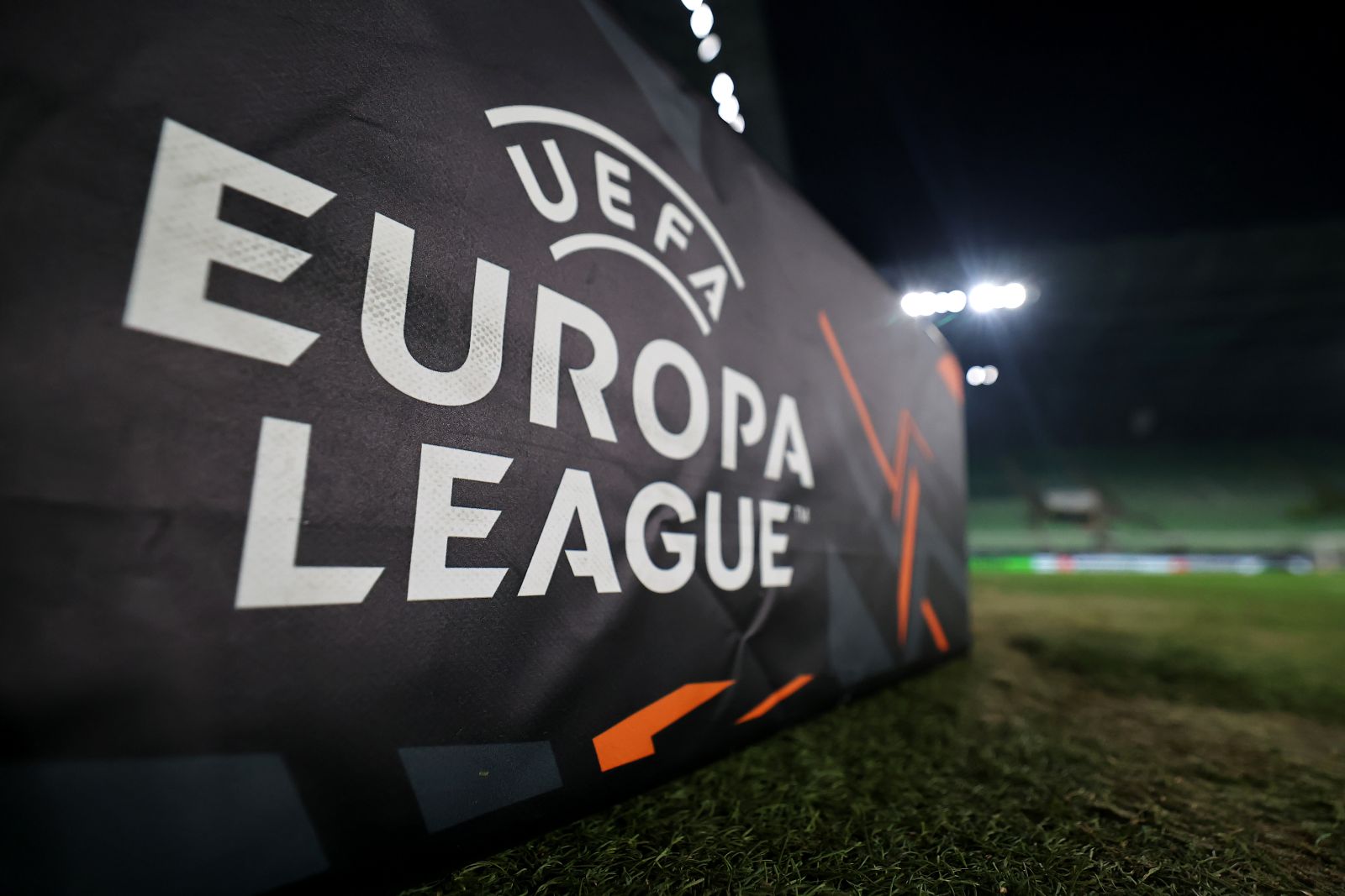 Decyzja zapadła. UEFA ukarała trzy polskie kluby