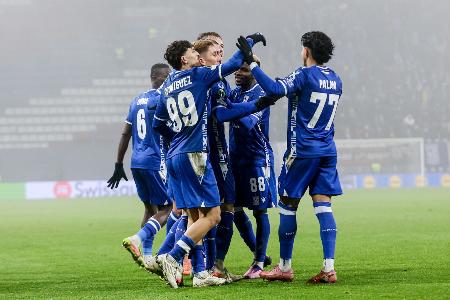 PKO Ekstraklasa. Gdzie oglądać mecz Lech Poznań - Lechia Gdańsk? Będzie w TV? Kiedy start?