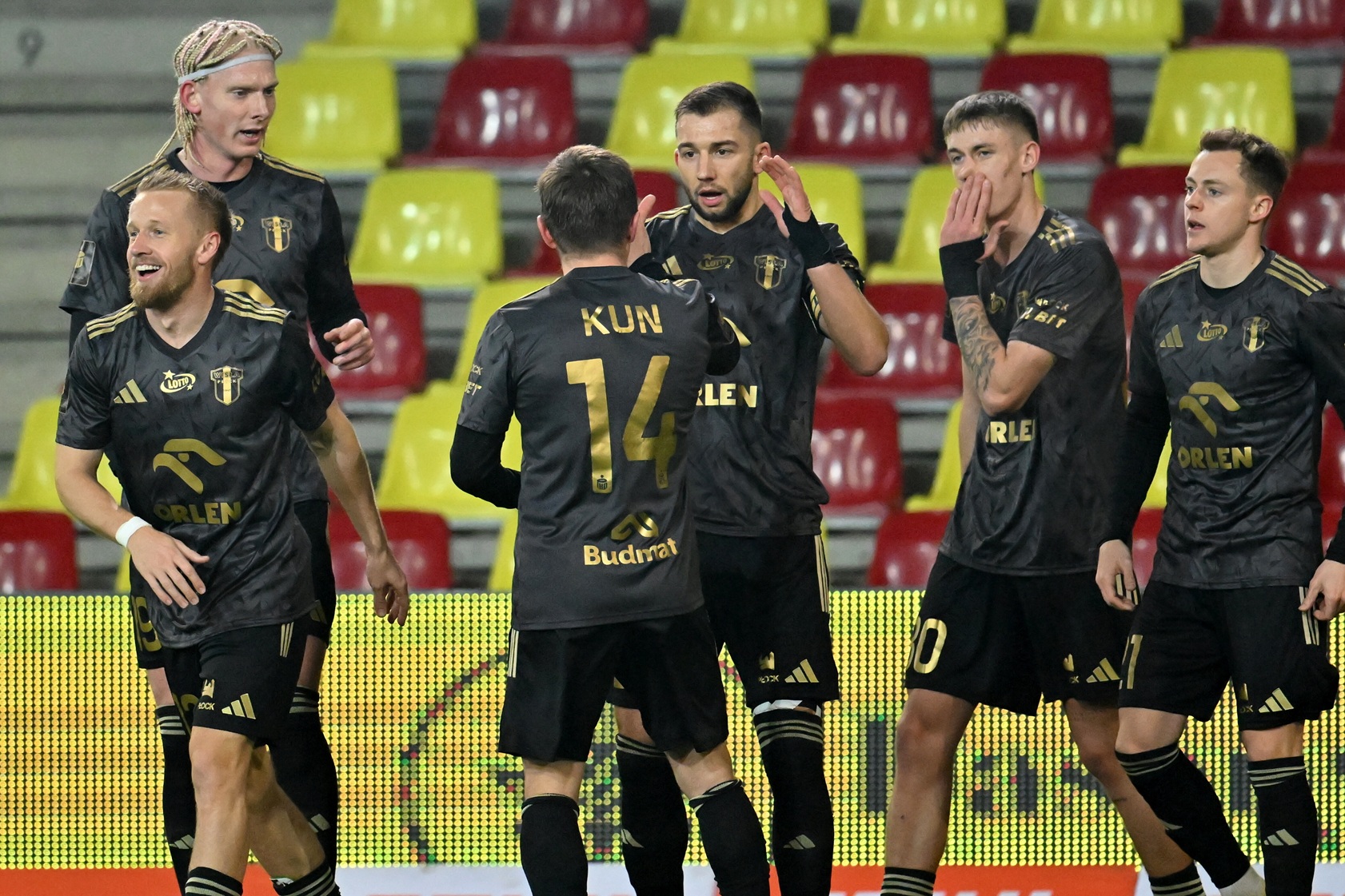 PKO Ekstraklasa. Gdzie oglądać mecz Wisła Płock - Raków Częstochowa? Będzie w TV? Kiedy start?