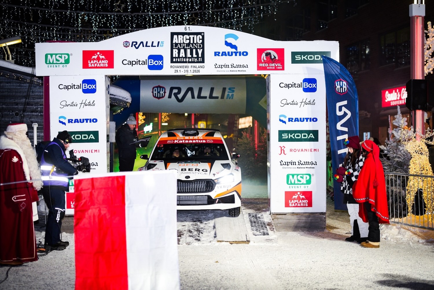 Polak w czołówce Rajdu Arktycznego. Na trasie -30 st. C