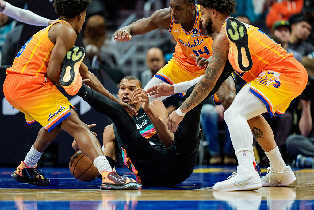 Sochan znów poza składem. Porażka Spurs