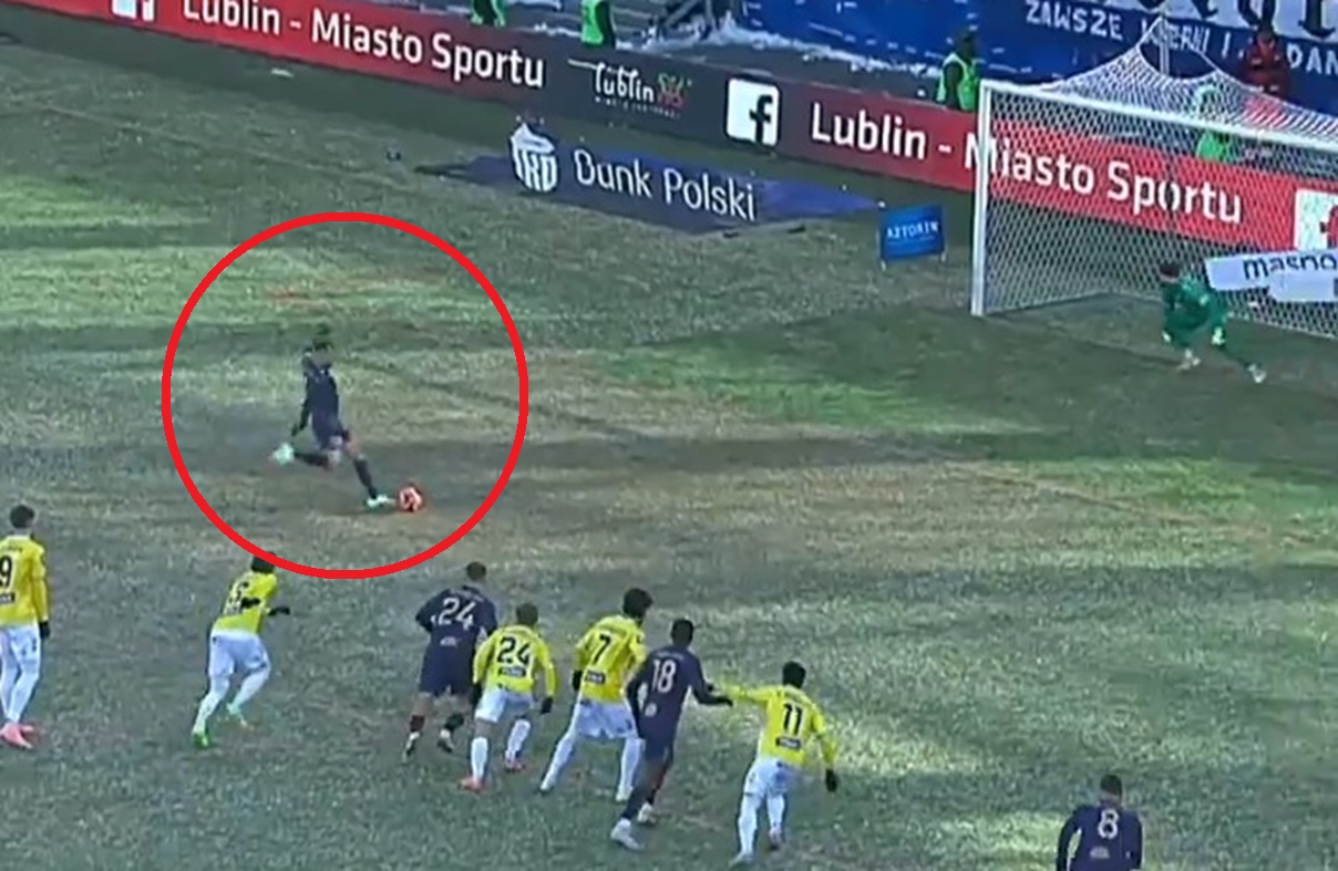 W takim momencie. Grosicki zmarnował rzut karny