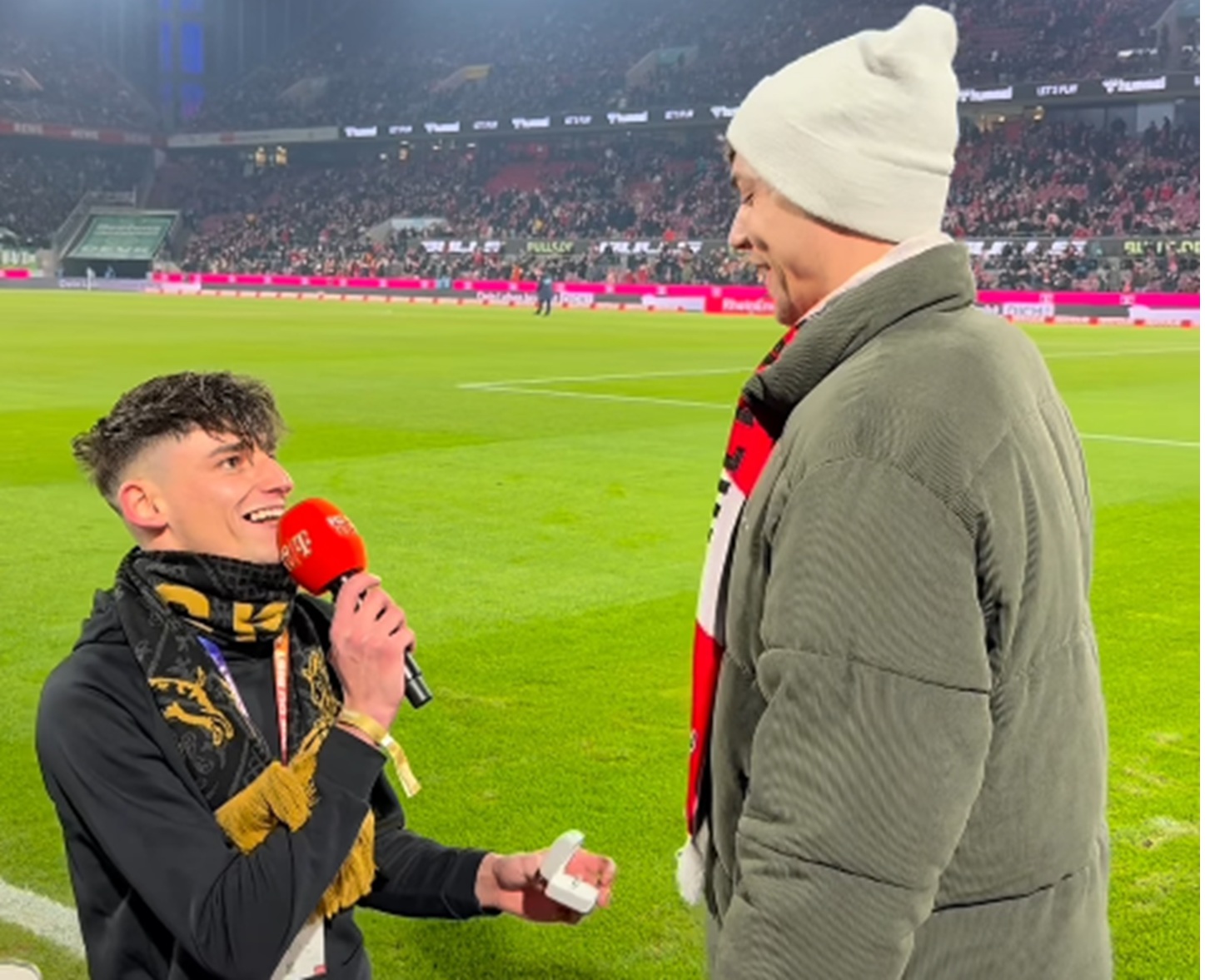 Sędzia oświadczył się swojemu partnerowi. Zrobił to na oczach tysięcy ludzi